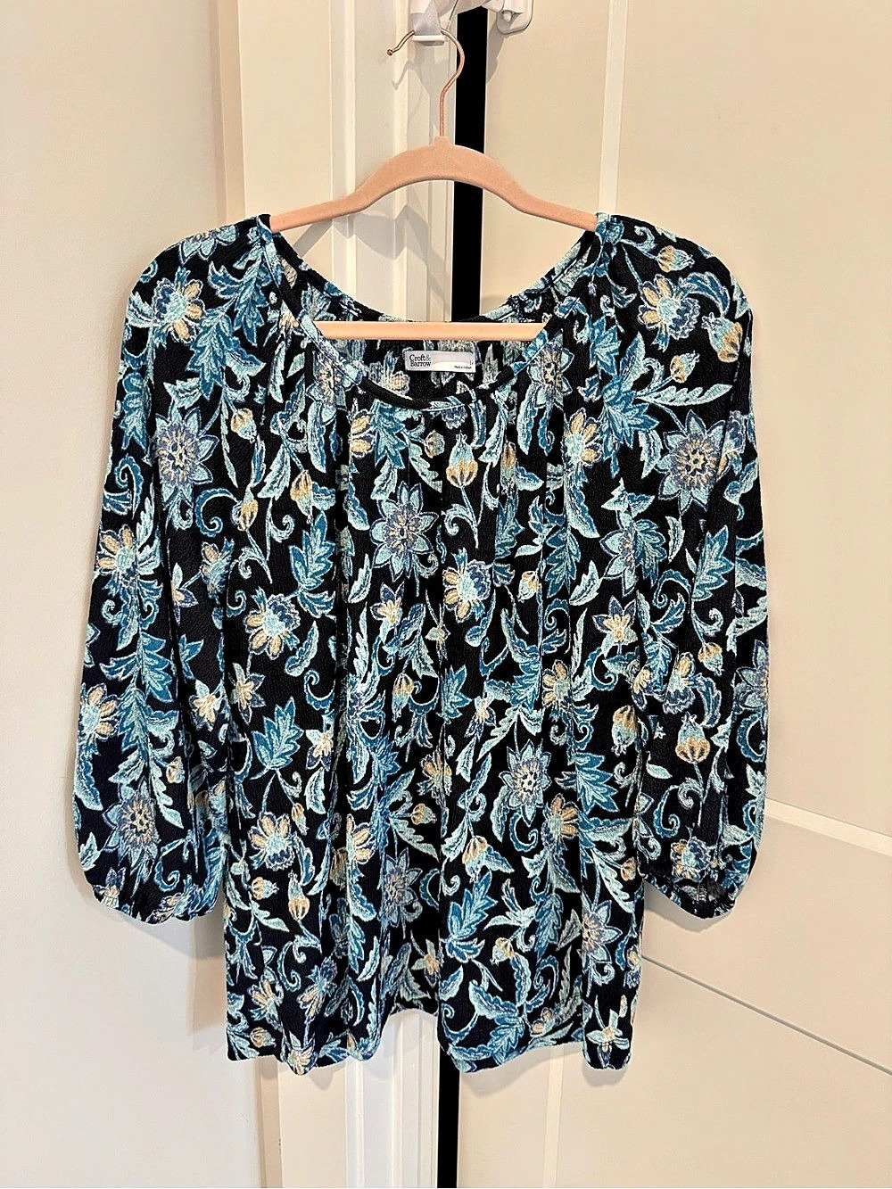 Croft & Barrow Floral Blouse in Blue & Black Like New. Size L/XL